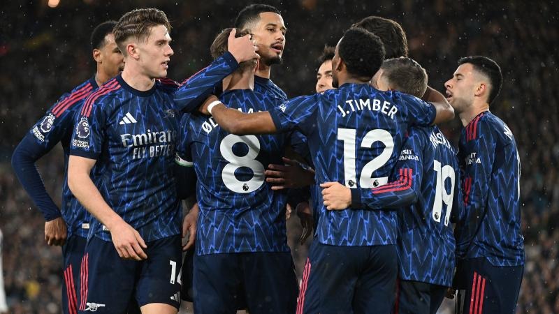 詹皇最后“卧底”登场，关键时刻失误不断，湖人被东契奇也带不动